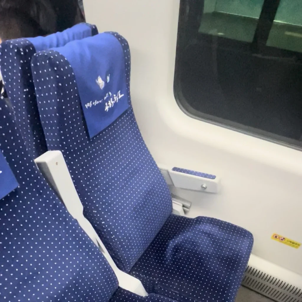 仁川空港とソウル駅を結ぶAREX直通列車の座席