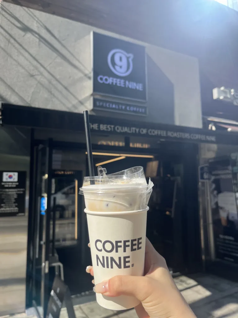新羅ステイ光化門周辺のコーヒーナインで楽しむクリームコーヒー
