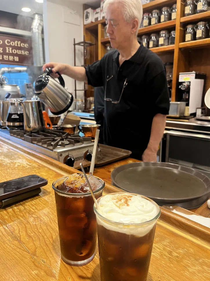 新羅ステイ光化門周辺のコーヒーチングのカウンター