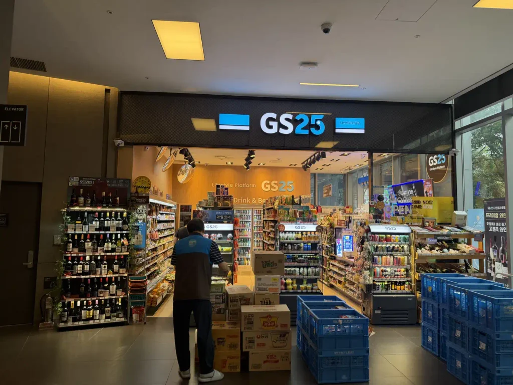 ナインツリーバイパルナスソウル明洞2の1階にあるGS25コンビニ