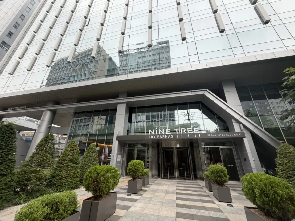 ソウル中区マルンネ路に建つナインツリーバイパルナスソウル明洞2の外観