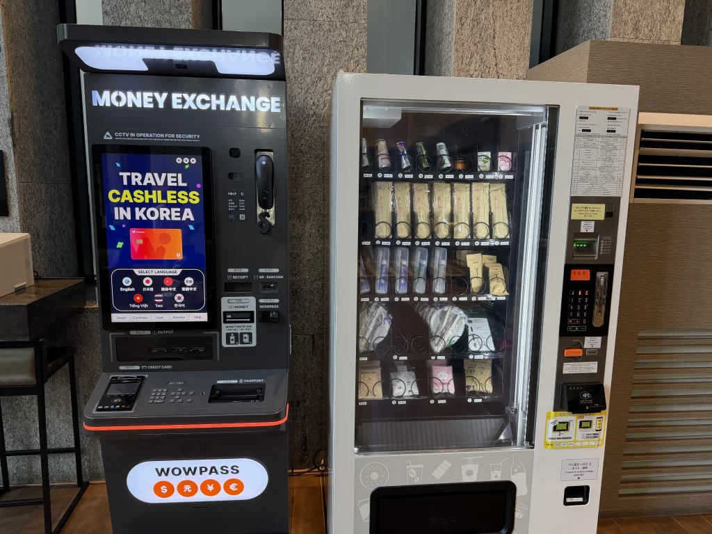 ドーミーインソウル江南のロビーに設置されている外貨両替機