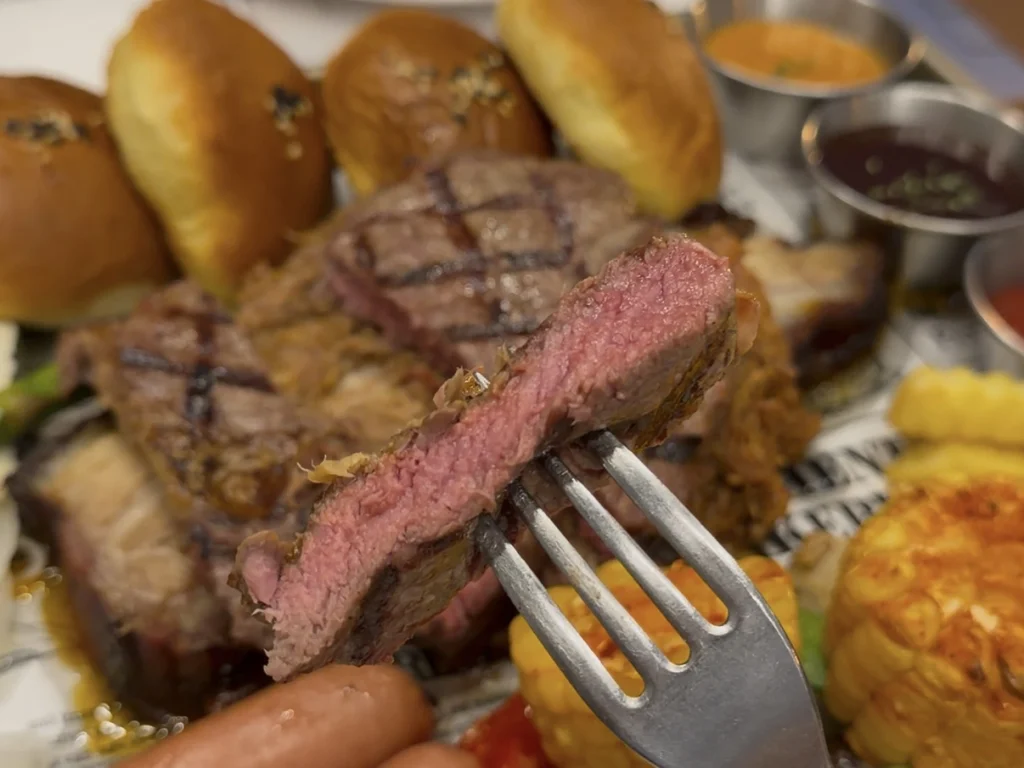 JKブロッサムホテルのルーフトップBBQで実際に食べた焼き肉料理